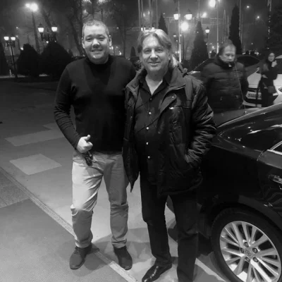 client-foto-1 Довольный певец Лоза, для которого арендовали авто с водителем в Алматы